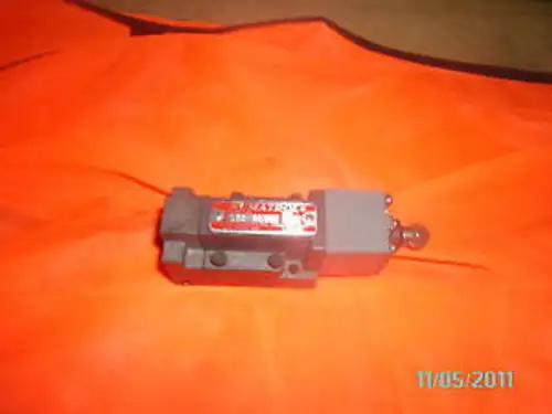 NUMATROL PNEUMATIC PUSH TYPE LIMIT VALVE #LR3-0204 1026