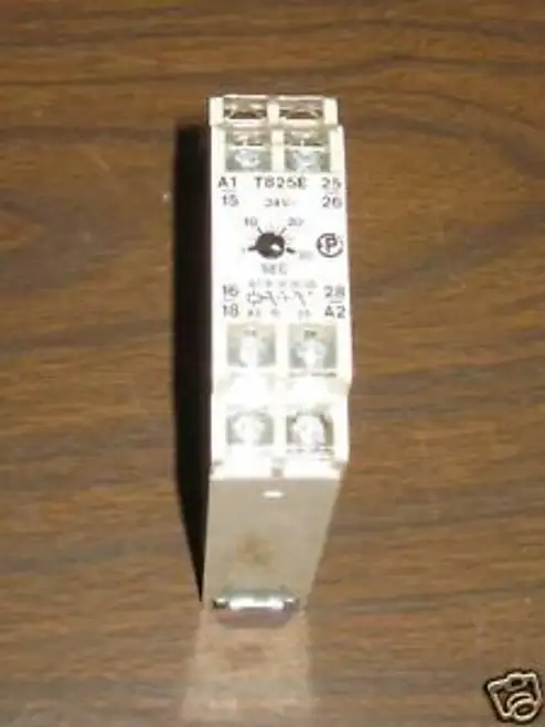 ZEITRELAIS TIMING RELAY 30 SEC T825E-02-W-03-25-K