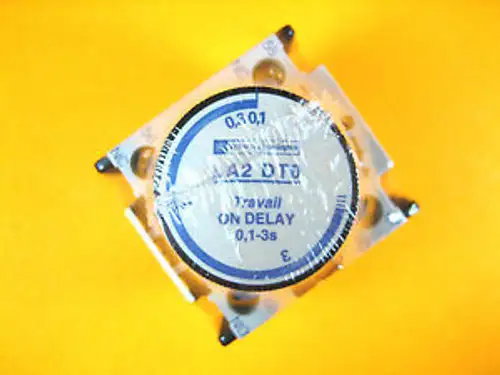 Telemecanique - LA2 DT0 - Time Delay Block 01-3s