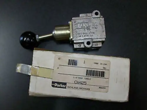 CW5251/4 Hand Toggle ValveParker