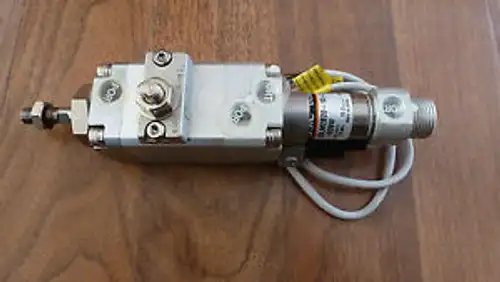 SMC CDLM2B20-10-D-G59W w/ D-G59W SWITCH/SENSOR