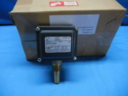 United Electric 30B65 Type C Model 6742-1 15Amps 125/250VAC Temperature Switch
