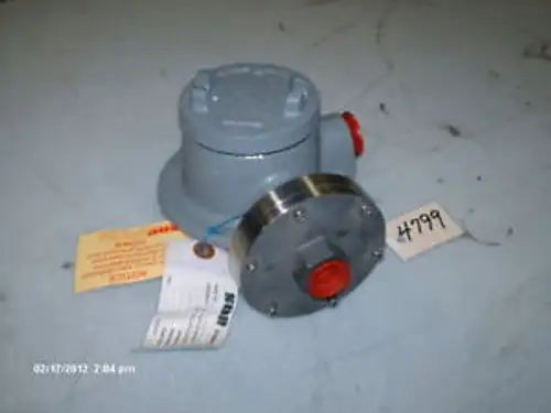 Static O Ring Pressure Switch 12L-N66-N5-J2A-CGSB .6-2.5 In. W.C. 200 PSI