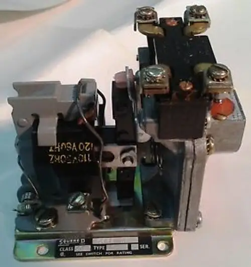 Square D 9050 A0-1E pneumatic timing relay / delay 9050A01E 9050AO1E