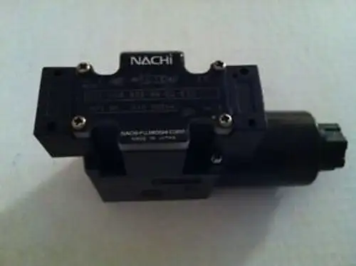 NOS NACHI SOLENOID VALVE DSS-G04-A3X-AR-D2-E22 DSSG04A3XARD2E22