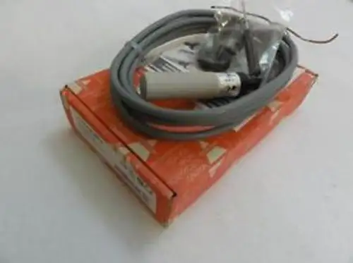 39224 In Carlo Gavazzi CA18CLF08PA Proximity Switch 10-40 VDC
