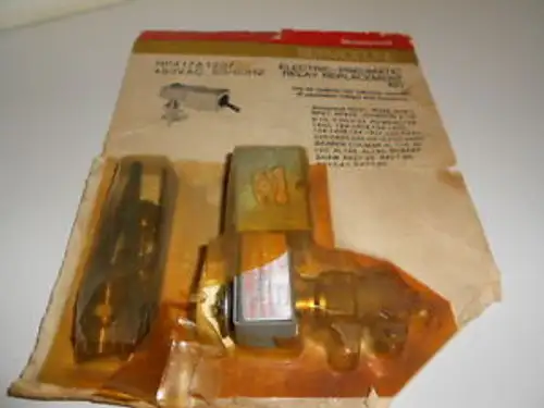 Nos Honeywell Electric-Pneumatic Relay Replacement Kit Rp417A1207