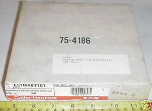 Cutler Hammer E57 Proximity Switch E57Ma8T101_E57Ma8T1O1_8Mm_10-30 Vdc