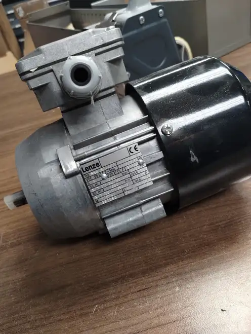 Lenze 3 Phase 18Kw Electric Motor 3 Phase Motor Skg 63-4B2 0.18 Kw Nos