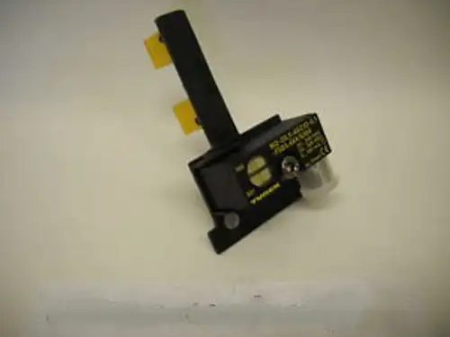 Turck Ni2-Q9 5-Adz32-0 1Fsb5.4X4/S304 Sensor W/Bracket