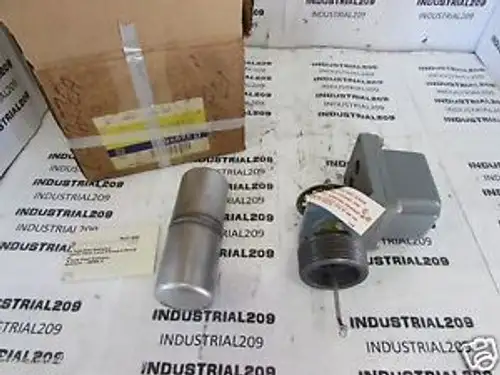 SQUARE D CLOSED TANK FLOAT SCREW TYPE CLASS 9037 TYPE HW-33 SERIES A