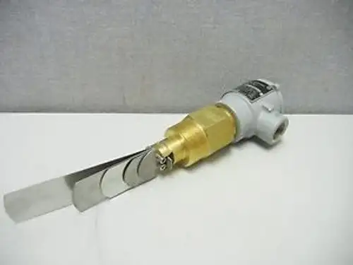 Dwyer / W.E. Anderson V4-2-U Flotect Flow Switch V42U