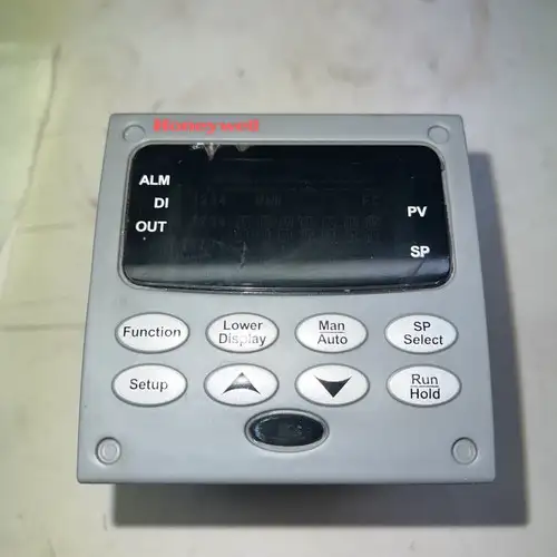 HONEYWELL DIGITAL CONTROLLER DC3200-CB-000R-200-00000-E0-0