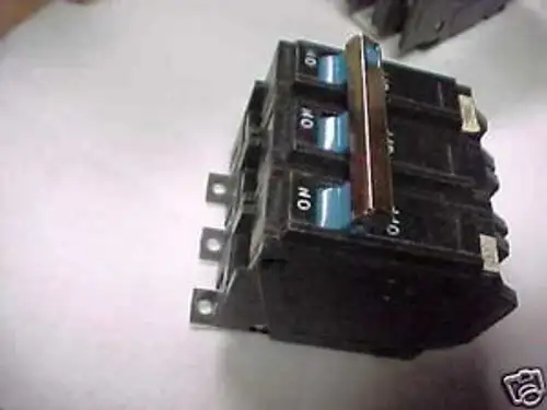Neu GE THHQB SCHALTUNGSSCHALTER 3P 15A THHQB32015 G-10D