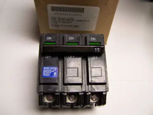 NIB GE CIRCUIT BREAKER 3P 15A THHQB32015 ZE-17