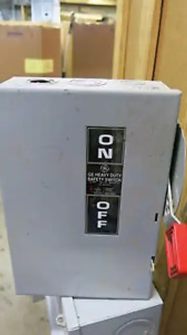 GE TH3361 30 Amp 600 Volt FUSIBLE Nema 1 Disconnect