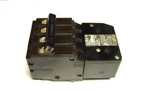 Cutler Hammer 2P 150A Common Trip . Type CH2 .Class CTL (Metal Clamps) B-15B
