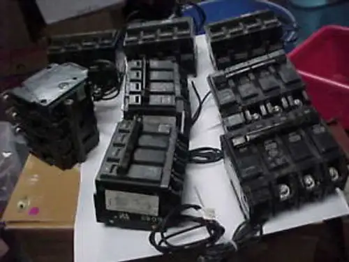 GE 30A 3P BREAKER THQB32030 WITH TQST1 SHUNT P-102