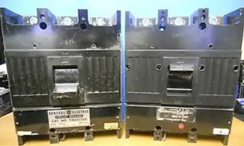 GENERAL ELECTRIC 3POLE 300AMP 240VOLT CIRCUIT BREAKER TJD432300 L-209
