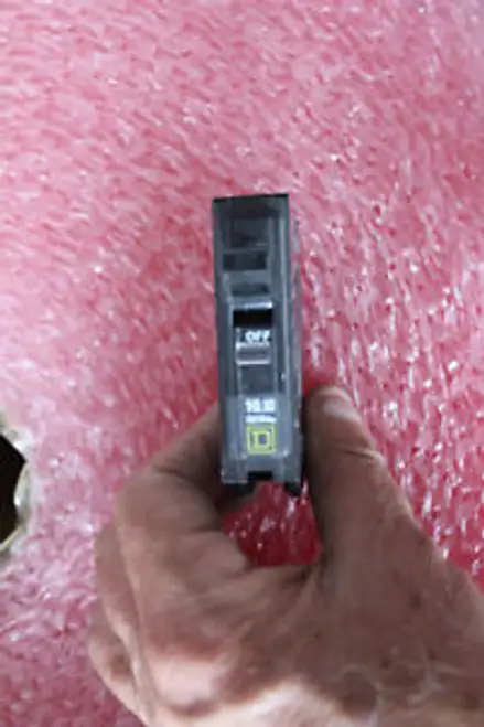 QOB120 (40) BREAKERS)