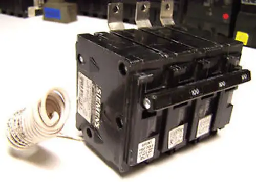 Siemens / I-T-E 100A Circuit Breaker W/ Shunt Trip Cat B310000S01 ... H-28A