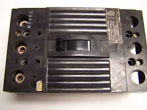 Ge Circuit Breaker Tqd32200 3 Pole 200 Amp W/Shunt Trip F-102