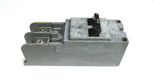 Bryant Bj Type Circuit Breaker 200A 2P Cat Bj2200 ... E-15E