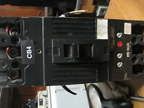 General Electric 225A 3 Pole Circuit Breaker Tfj236225 Qq-77A