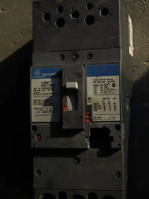 Gespha36At0250250 3P 600V 250A No Rating Plug See Photo For Crack