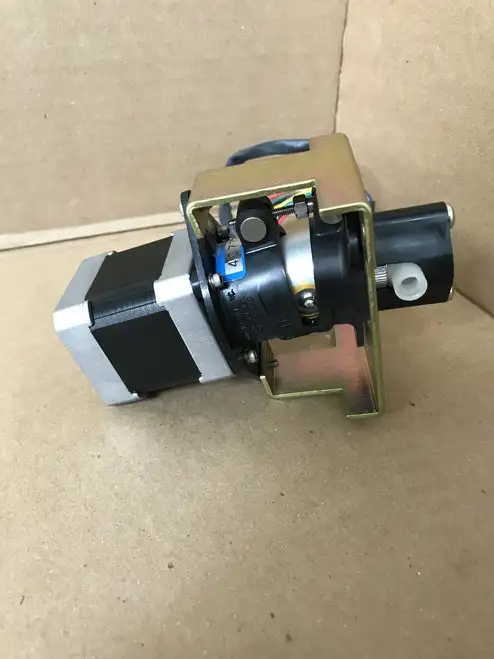 Vexta C6132-9012-C1 2-Phasen 1,8-Grad-Schrittmotor +Fluiddosiermotor