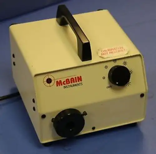(1) McBain FOI-150 Fiber Optic Light Source EKE 120 VAC 60 Hz 175 Watts