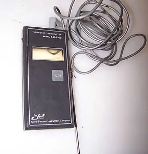 Thermomètre à thermistance Cole Parmer modèle 8402-00 avec sonde