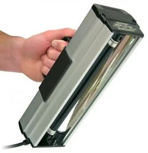 Gfhc-2212-Grafco 2212 E-Series Hand-Held Uv-A Lamp One 6W Integrally Filtered