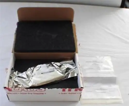 NIB Thorlabs -Space Optical Isolator IO-10-1064-VHP 1064 nm Nd:YAG lasers