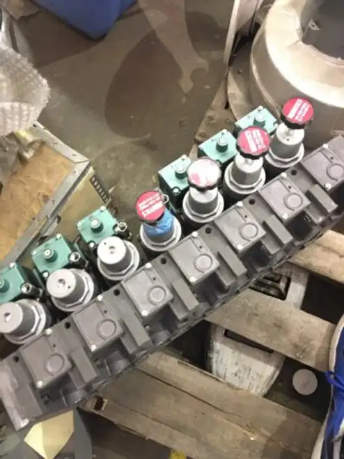 Numatics Mk-08 Valve Manifold Dbl Solenoid 082Ss415K Assy Kit Ak081-3 Pallet X
