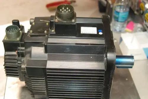 Yaskawa Sgmgh-30A2A-Yr30 2 900W Servo Motor 200V 1500Rpm