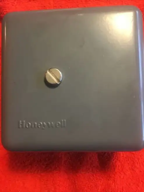 Honeywell Flame Safety Control R7023 B 1037