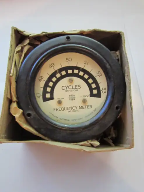 Vintage S.R.4 No: 5300 A J William Electrical Instruments Frequency Meter Un