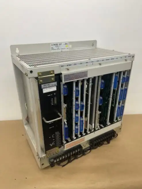 Mitsubishi Control Unit Uf01C-2 Meldas-W7 W/ Installed Cards