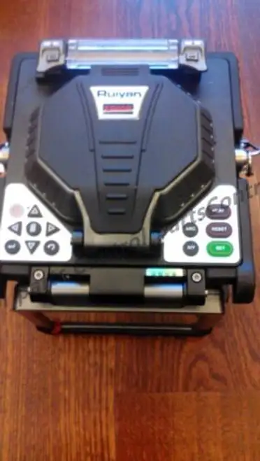 One Fusion Splicer Fiber Cleaver Automatic Focus Function Ry-F600P Ryf600P