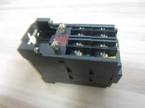 Allen Bradley 700-R620A1 Relay 700R620A1 Nice Pack Of 3