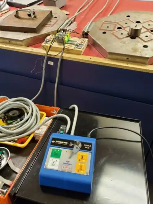 Tecnomagnete St100P St120P Quad Press Magnet Controller Injection Molding