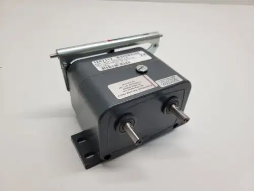 New Old Stock Zero-Max Drive With Screw Control Jk42Sc-Cw 25 In/Lb