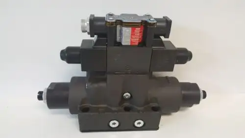 New Old Stock Columbia 3000Psi P A B Ports Solenoid Valve 3500082