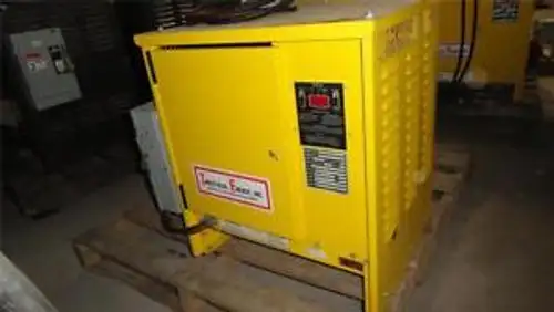 Energia industriale Inc Emes12-475B3 Vp Ii 24V 208/240/480 3Ph Caricabatteria