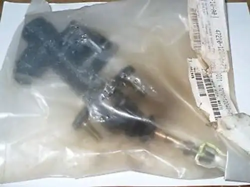 Toyota 47210-12240-71 Master Cylinder Assembly