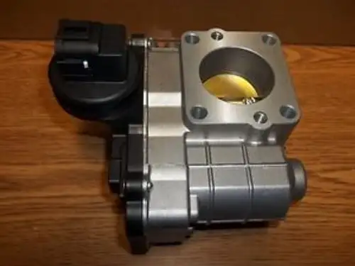 New Caterpillar / Mitsubishi Forklift Throttle Body Throttle Chamber 90425-01790