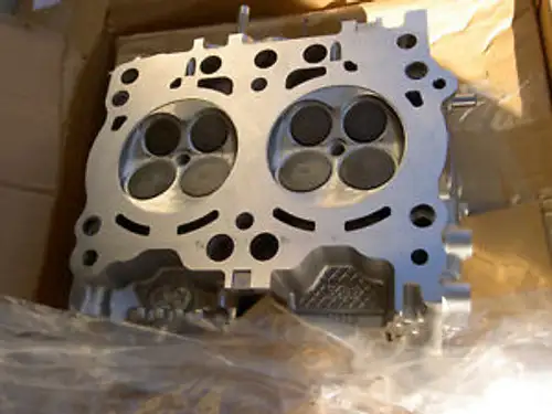 New Subaru Oem Right Cylinder Head For Forester 2.5L Cvt 11019Aa700 Factory Seal