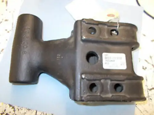 Po3100B - A Front Rh Cultivator Gang Bearing Arm For An Ih 144 Cultivators