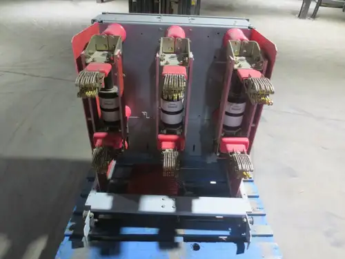 SIEMENS 15-GMI-750-1200-58 AC HIGH VOLTAGE CIRCUIT BREAKER SGIM-3268F